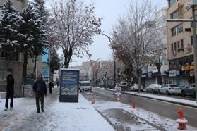 Van'da kar yağışı nedeniyle 90 yerleşim yeri ulaşıma kapandı