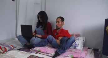 El ve ayaklarını kullanamıyor ama 16 yılda 20 kitabı çıktı