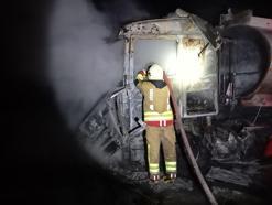 Şırnak’ta seyir halindeki tanker yandı