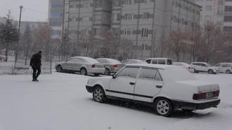Bitlis merkez ve Güroymak ilçesinde köy okulları ve taşımalı eğitime kar tatili