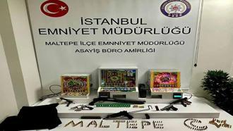 Maltepe’de 2 eve düzenlenen operasyonda çok sayıda silah ele geçirildi