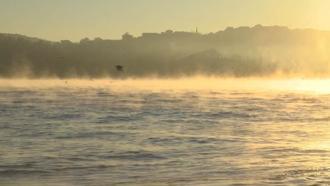 İstanbul Boğazı'nda denizden buhar yükseldi