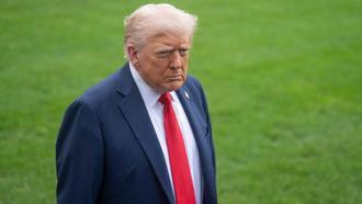 Trump, Venezuela’ya giren ve çıkan tüm yaptırımlı petrol tankerlerinin bloke edilmesi emrini verdi