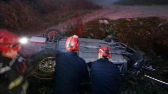 Balıkesir'de otomobil köprüden uçtu: 2 yaralı