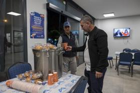 Emek Evi'nde emekçiler güne sıcak çorba ile başlıyor
