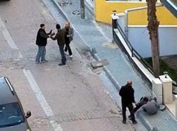 İstanbul- Avcılar’da hurdacıların satırlı kavgası kamerada