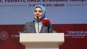 Bakan Göktaş, 'Bizim Çocuklar 13'üncü Türkiye Halk Oyunları Yarışması'nın açılış törenine katıldı