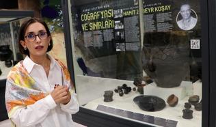 Karaz seramiklerindeki motifleri inceledi