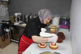 Kursa gidip, çocukluk hayali pastacılığa başladı