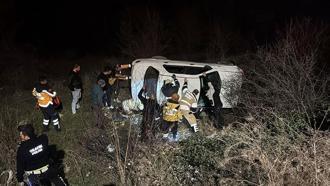 Otomobil şarampole devrildi; 1 yaralı