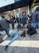 Klima montajı yaparken 2'nci kattan düşerek yaralandı