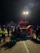 İki otomobil kafa kafaya çarpıştı 6 yaralı