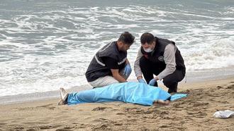 Endonezyalı kadının cansız bedeni sahilde bulundu