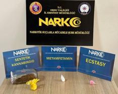 Yolcu otobüsünde üzerinde ve çantasında uyuşturucu bulunan şüpheli tutuklandı