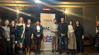 Sokak hayvanları yararına yılbaşı eğlencesi