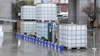 İstanbul, Tekirdağ ve Antalya'da ele geçirilen 45 bin ton kaçak alkol emniyette sergilendi