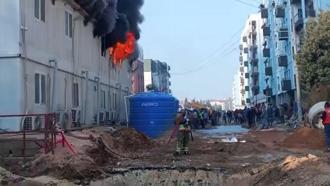 Hatay'da işçilerin yatakhane olarak kullandığı konteynerlerde yangın