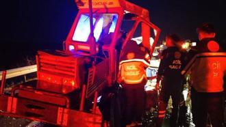 TIR’la çarpışan traktörün sürücüsü ağır yaralandı