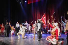 Akif'e özel program