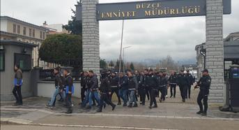 Düzce'de silah kaçakçılığı operasyonunda 6 şüpheli adliyede