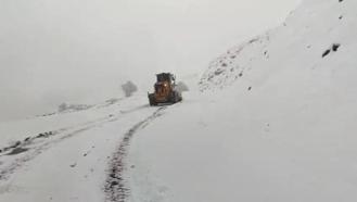 Siirt'te 45 köy yolu, kardan ulaşıma kapandı