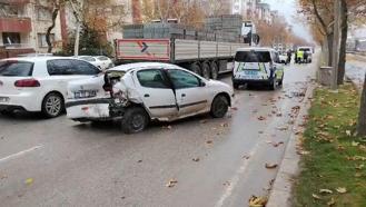 Elazığ’da otomobiller çarpıştı: 1’i ağır, 2 yaralı