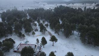 Manisa'nın yüksek kesimlerinde kar yağışı etkili oldu
