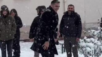 Kayseri Emniyet Müdürü, şehit çocukları ile kar topu oynadı