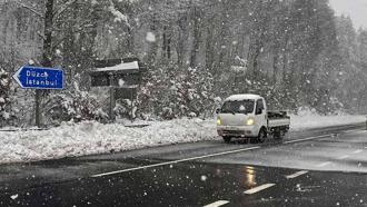 Bolu Dağı geçişinde yoğun kar yağışı