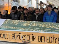 Oyuncu Serkan Keskin'in babası İzmit'te toprağa verildi