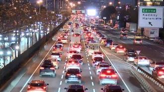 İstanbul'da haftanın ilk iş gününde trafik yoğunluğu