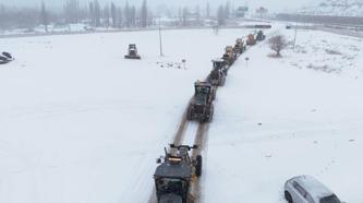 Doğu Karadeniz'de 61 köy yolu, kardan kapandı