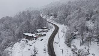 Kartepe’de seyirlik kar manzarası