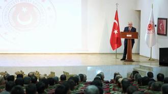 Bakan Güler, Mehmetçiğin yeni yılını kutladı