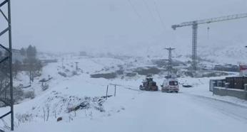 Zorlu kış şartlarında yol açıp, hayat kurtarıyorlar / Ek fotoğraflar