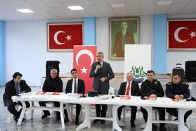 Edirne Valisi Sezer, İpsala’da muhtarlar ve vatandaşlar ile bir araya geldi