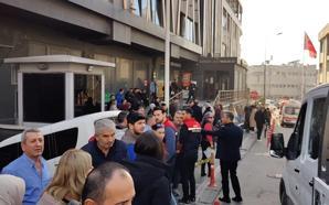 İstanbul - Bayrampaşa Kaymakamlığı'nın bulunduğu bina yangın nedeniyle tahliye edildi