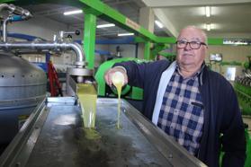 Kumluca zeytinyağı deposuna döndü