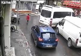 İstanbul - Bayrampaşa'da dakikalarca ambulansa yol açmak için uğraştı; 'Çocuğun davranışı bizi çok etkiledi