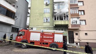 5 katlı apartmanda yangın; 5'i çocuk 8 kişi kurtarıldı