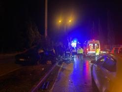 Kazada ikiye bölünen otomobilden mucize kurtuluş: 2 yaralı