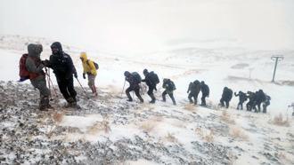 Hazarbaba Dağı kış tırmanışında zirveye çıkılamadı
