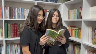 İçerikler hoşuna gitmeyince 6 kitap yazan Türkçe öğretmeni, öğrencilerini de yazar yaptı