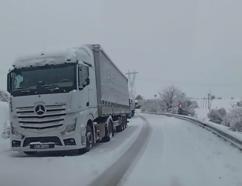 Doğu kar altında; 1561 yerleşim biriminin yolu kapandı (2)