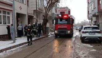 Elazığ’da apartman dairesinde yangın