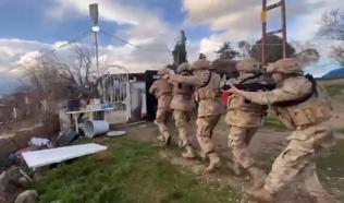 Uyuşturucuyu kümese gömmüş