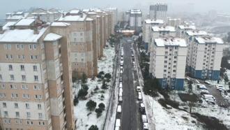 İstanbul - Başakşehir'de kar yağışı havadan görüntülendi