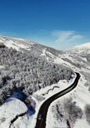 İzmir Ödemiş'te yüksek kesimler beyaza büründü