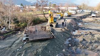 Sapanca Gölü kıyısındaki kaçak yapılar yıkılıyor / Ek fotoğraflar