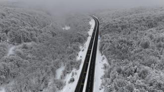 Karla kaplı Bolu Dağı dronla görüntülendi